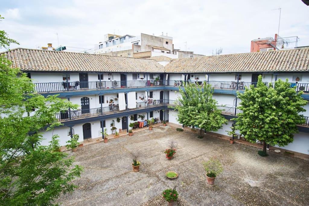 Corral Central Oasis Sevilla Exteriör bild